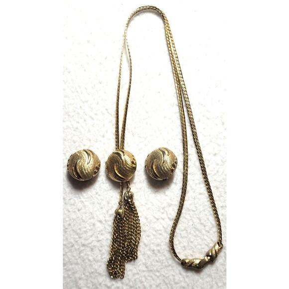 Vintage 60s Signed Goldtone Slider Lariat Necklace Clip On Button Earrings Set - Picture 1 of 7